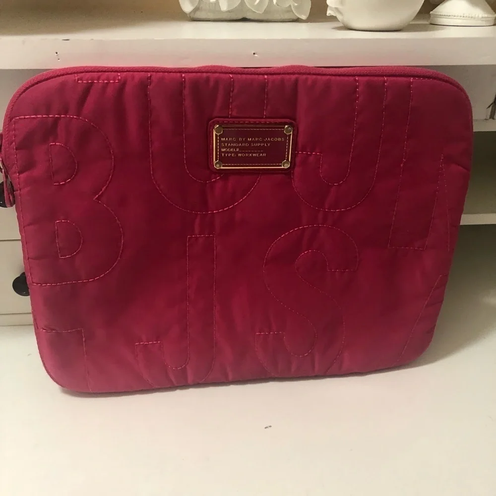 Marc Jacobs tablets or laptop case